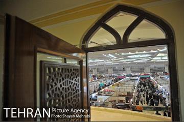 بازدید حسینی مکارم سرپرست شهرداری تهران ار نمایشگاه کتاب 12