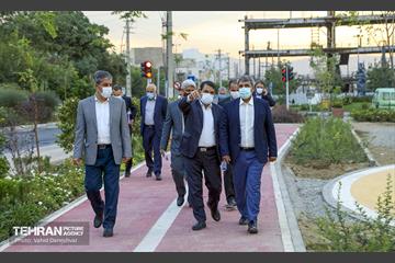 بازدید معاون هماهنگی امور مناطق از منطقه 17