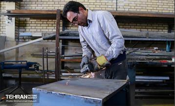 مراحل ساخت المان های نمایشگاه نشان عاشقی