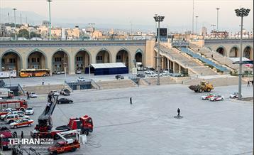 آماده سازی مصلی امام خمینی(ره) در آستانه مراسم وداع با رهبر شهید