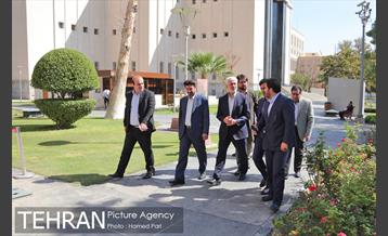 بازدید شجاع پوریان و دانش آموزان از موزه ملی ایران 1