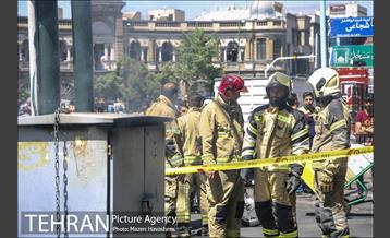 عملیات اطفا حریق در میدان حسن آباد 15