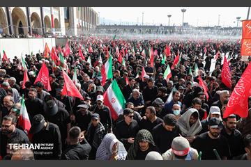 اقامه نماز بر پیکر آقای شهید ایران - 1 34