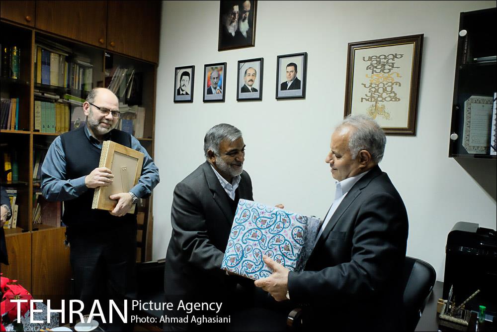 دیدار مشاور امور مجلس شهردار تهران با نمایندگان اقلیت های مذهبی به مناسبت آغاز سال نو میلادی 10