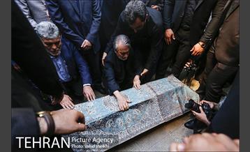 مراسم تشییع پیکر عزت الله انتظامی 31