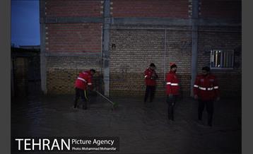 تخلیه آب از منازل مسکونی شهر آق قلا 13