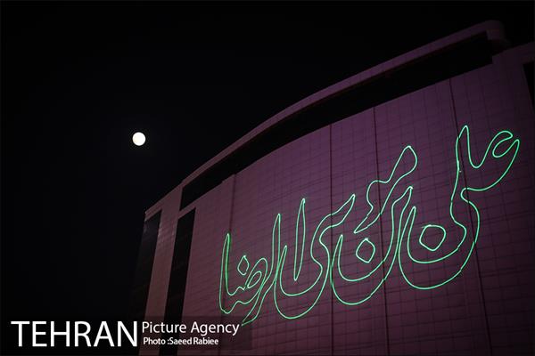 نورپردازی لیزری ویژه ولادت امام رضا(ع) در فلکه دوم صادقیه 8