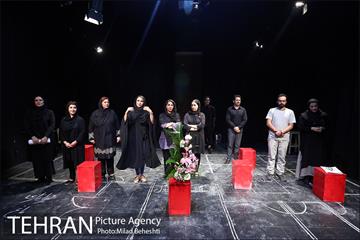 نمایشنامه خوانی مو‎ 25