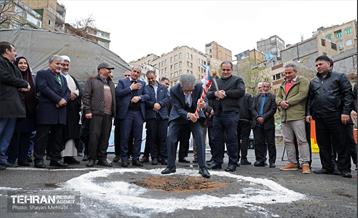 آیین آغاز عملیات اجرایی پارکینگ و مجموعه خدماتی باغ‌وزیری 2