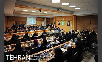 نشست اعضای شورا شهر با جمعیت جوانان شورای شهر 4