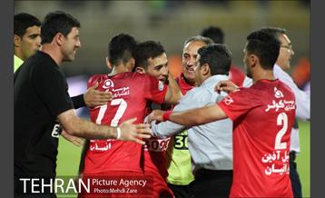 دیدار استقلال خوزستان و پرسپولیس در لیگ برتر فوتبال 24