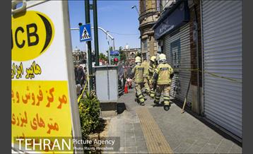 عملیات اطفا حریق در میدان حسن آباد 11