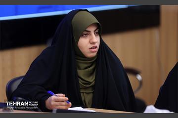نشست صمیمانه شهردار تهران با فعالان دانشجویی 12