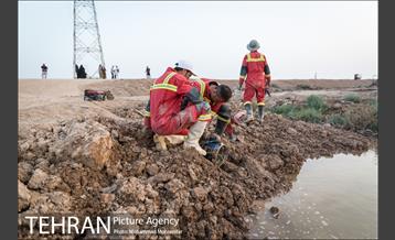 عملیات تخلیه آب از شهرک پیام اهواز 12