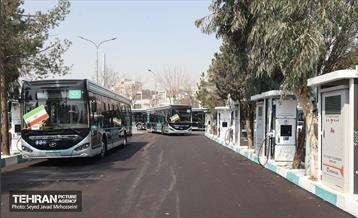 افتتاح ۳ ایستگاه شارژبرقی و رونمایی از تاکسی برخط 48