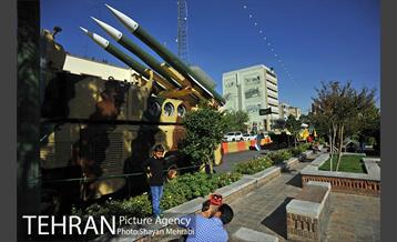 نمایشگاه دفاع مقدس در میدان بهارستان 37