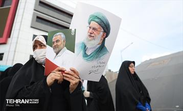 تشییع پیکر ۱۰۰ شهید مردمی و مدافع امنیت در تهران 26