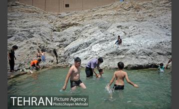 جاری‌ شدن آب در چشمه‌علی 13