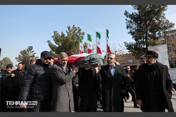 مراسم تشییع مرحوم محمدهادی چمران برادر مهدی چمران 27