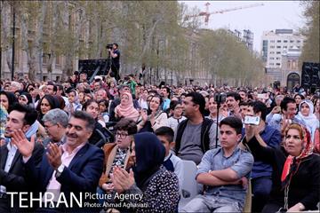 کنسرت گروه رستاک در میدان مشق 25