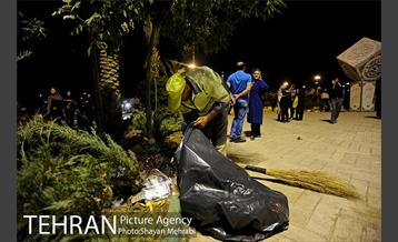 شروع بکار نیروهای خدمات شهری در پایان مراسم ارتحال امام خمینی (ره) 17