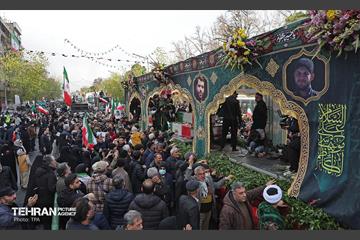 تشییع پیکر ۱۰۰ شهید مردمی و مدافع امنیت در تهران - 1 48