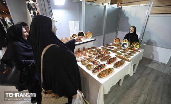 بیست و سومین نمایشگاه «زنان وتولید ملی» 38