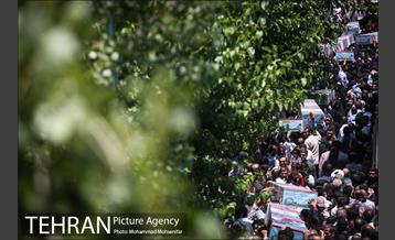 مراسم تشییع پیکرهای مطهر ۱۵۰ شهید تازه‌ تفحص‌ شده دفاع مقدس  - ۲ 37