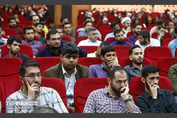 نشست جمعی از دانشجویان با شهردار تهران 3