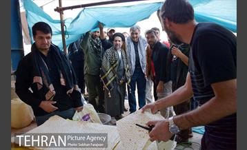 بازدید پیروز حناچی از موکب‌های مسیر نجف تا کربلا 22