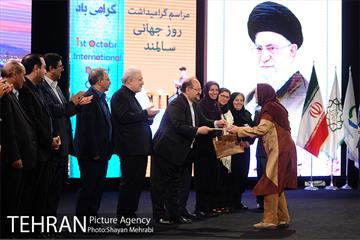 مراسم روز جهانی سالمند با حضور شهردار تهران 40