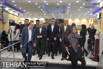 بازدید شهردار تهران و وزیر بهداشت از مراکز پزشکی و درمانی شهر 32