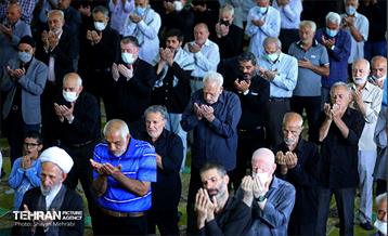 میز خدمت شهرداری تهران در نماز جمعه 57