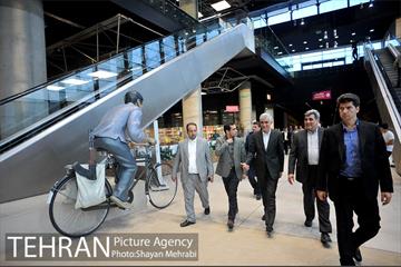 بازدید مهندس افشانی شهردار تهران از مجموعه باغ کتاب 21