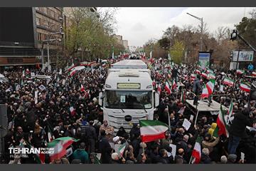 تشییع پیکر ۱۰۰ شهید مردمی و مدافع امنیت در تهران - 1 40