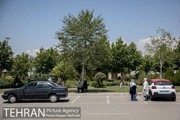 بزرگترین مرکز واکسیناسیون خودرویی کرونا در تهران 63
