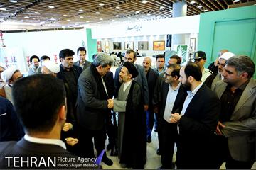 بازدید شهردار تهران از نمایشگاه عطر سیب 18