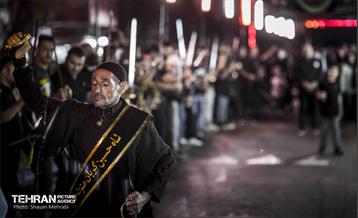 عزاداری شب عاشورا در میدان منیریه  12