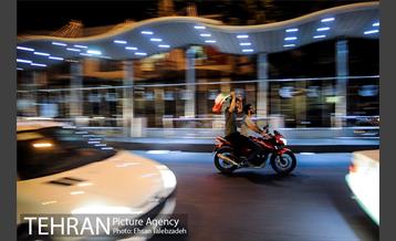 شادی مردم تهران پس از صعود تیم ملی فوتبال به جام جهانی 2