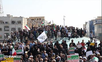 راهپیمایی نمازگزاران نماز جمعه تهران در اعتراض به حوادث اخیر