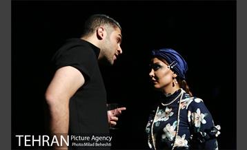 نمایش شبی بیرون از خانه 27