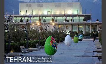 برج میلاد میزبان لاله های بهاری و تخم مرغ های رنگی 34