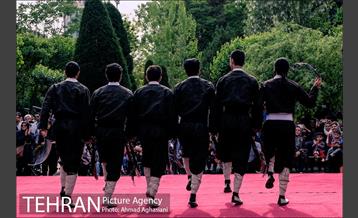 "رقص کردی" در جشن خانه تئاتر 1