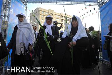 پیاده روی و گردهمایی سالمندان با حضور شهردار تهران 9