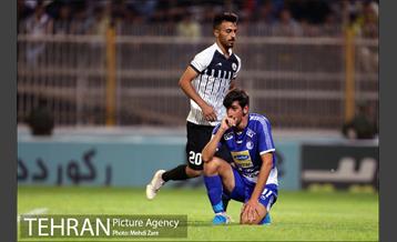 دیدار تیم های استقلال تهران و نفت مسجد سلیمان 13