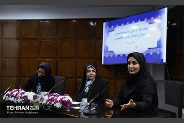 جلسه هم‌اندیشی رییس نهاد پایش طرح های توسعه شهری با جمعی از بانوان 13