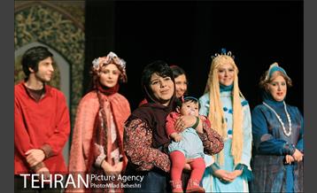 نمایش گیسوانی برای پرواز‎ 22