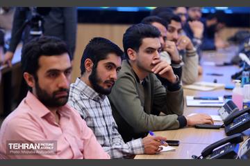 نشست صمیمانه شهردار تهران با فعالان دانشجویی 8