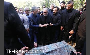 مراسم تشییع پیکر عزت الله انتظامی 32