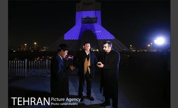 اکران تصاویری بر برج آزادی تهران برای همدردی با ملت چین 3